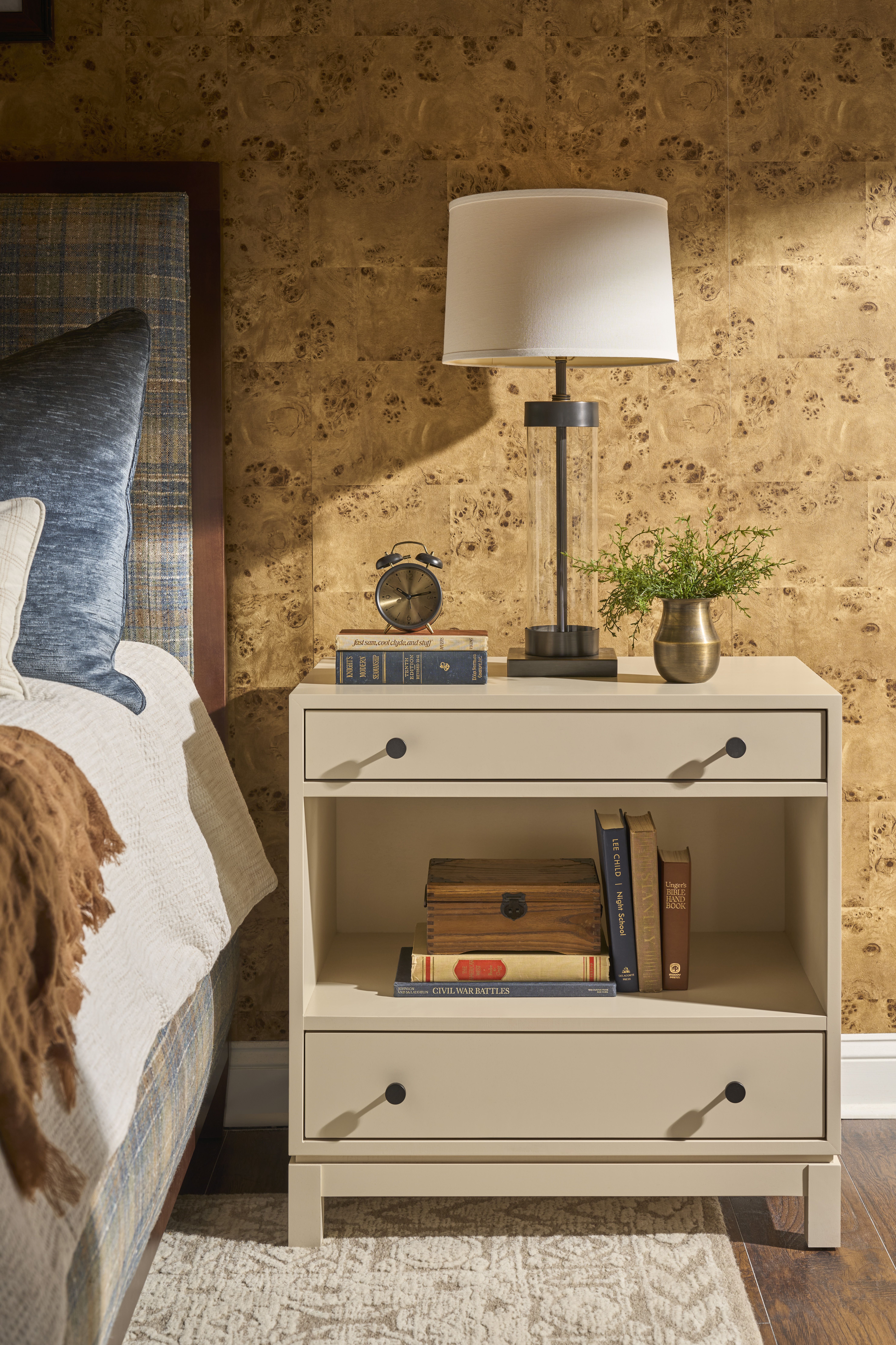 Nathページ Gerard Two Drawer Nightstand